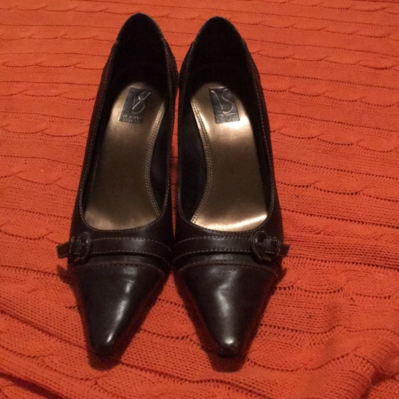 Chocolate brown 2 inch leather heels. - Picture 2 of 4